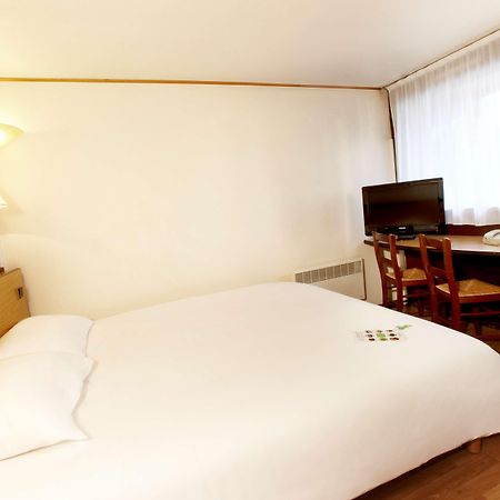Hotel Campanile Calais Habitación foto