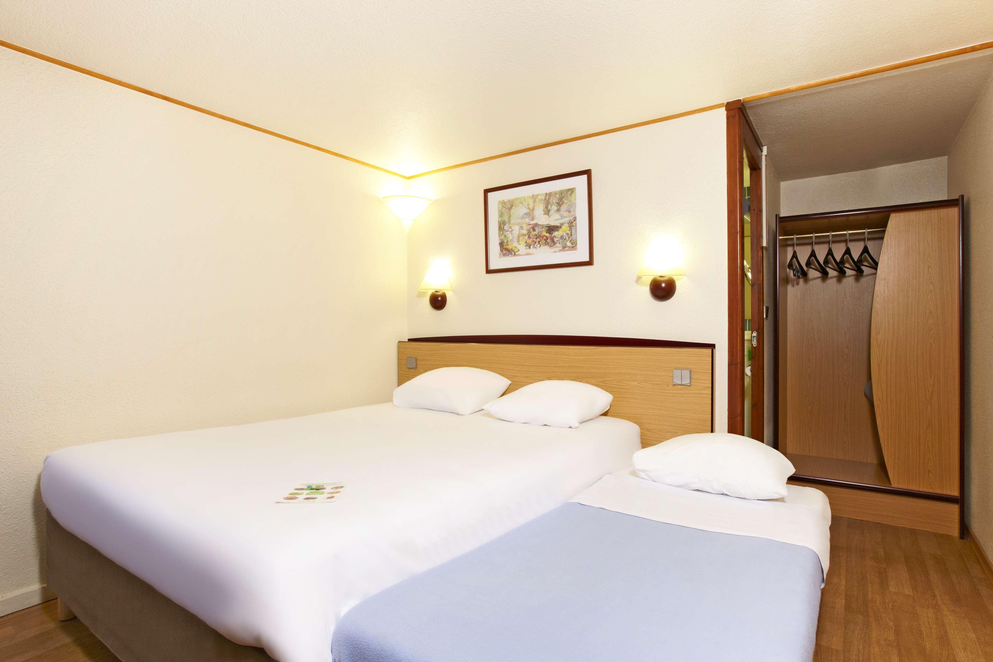 Hotel Campanile Calais Exterior foto